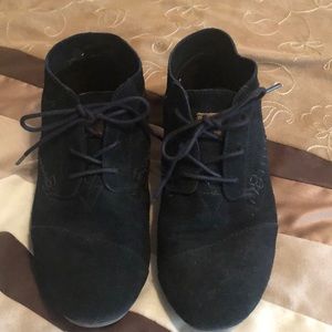 Toms lace up moccasin style shoes